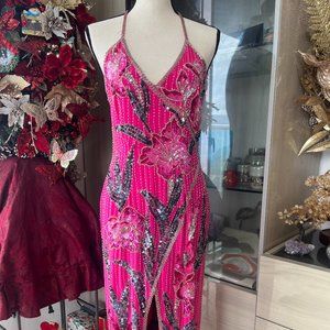 NWTShow Max Originals (Milan, New York, Paris) 100% Silk Beautifully Embellished